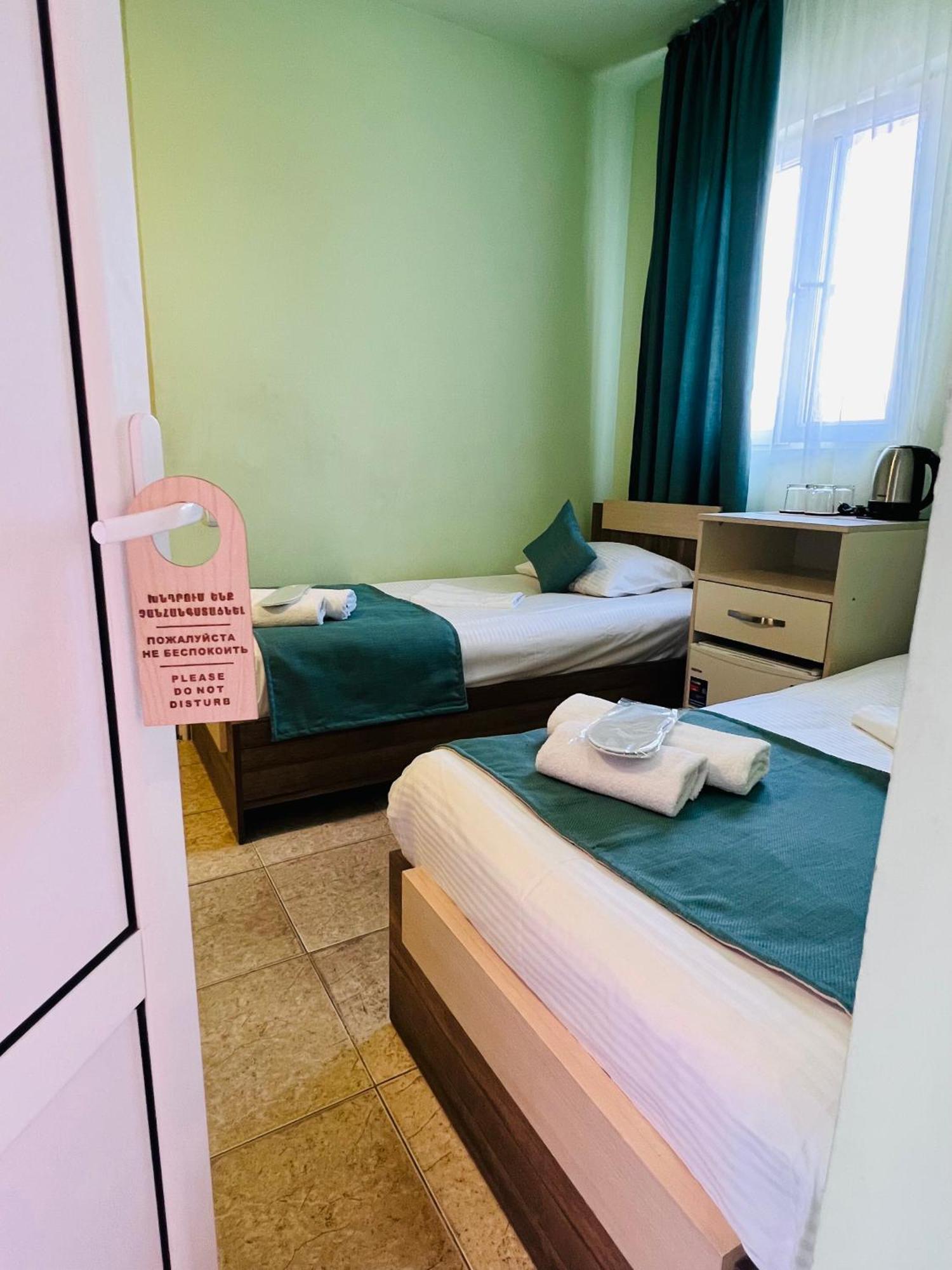 יירבאן Marnar Hotel מראה חיצוני תמונה