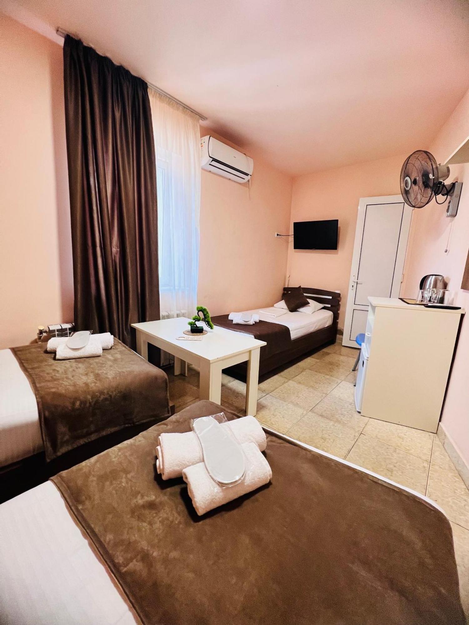יירבאן Marnar Hotel מראה חיצוני תמונה